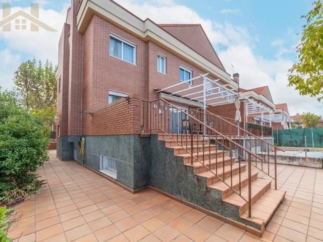 Casa adosada en Venta en Centro