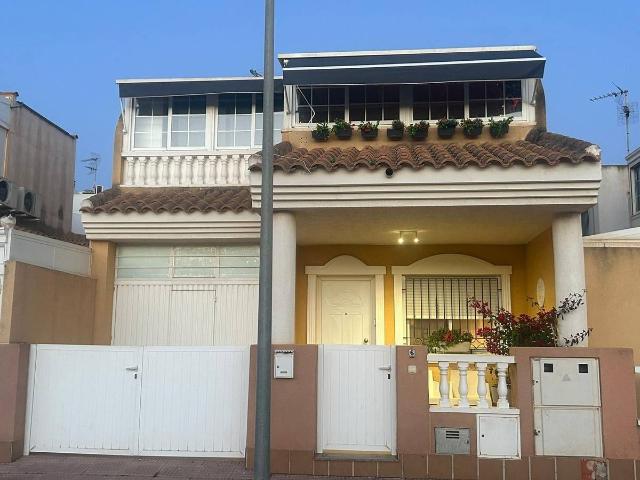Casa adosada en Venta en Centro