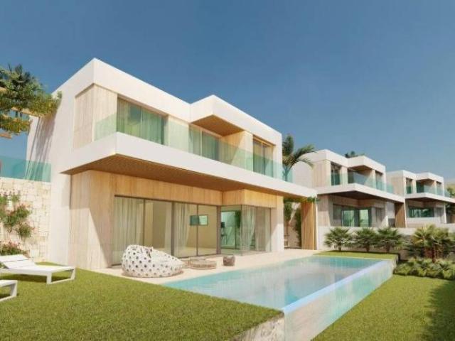 Casa adosada en Venta en Centro