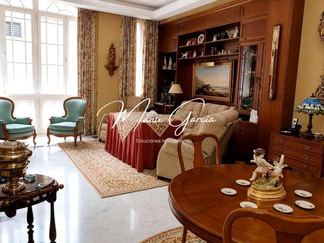 Casa adosada en Venta en Centro