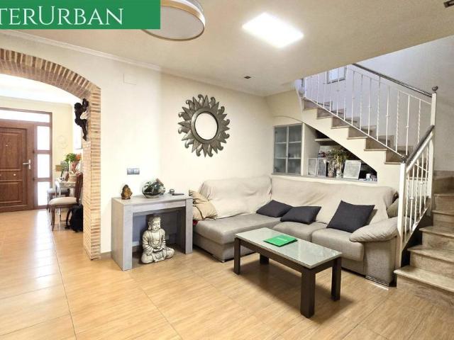 Casa adosada en Venta en Centro