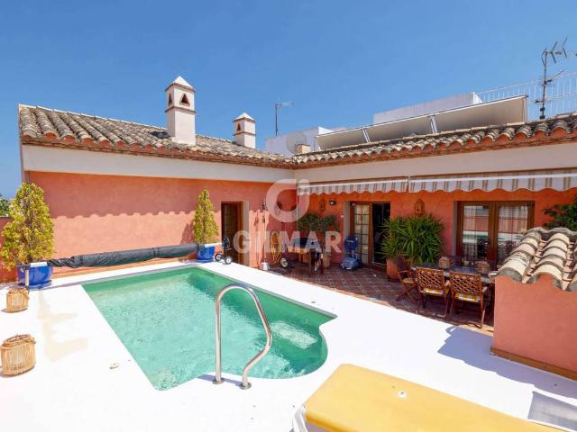 Casa adosada en Venta en Centro