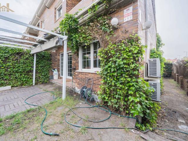 Casa adosada en Venta en Centro