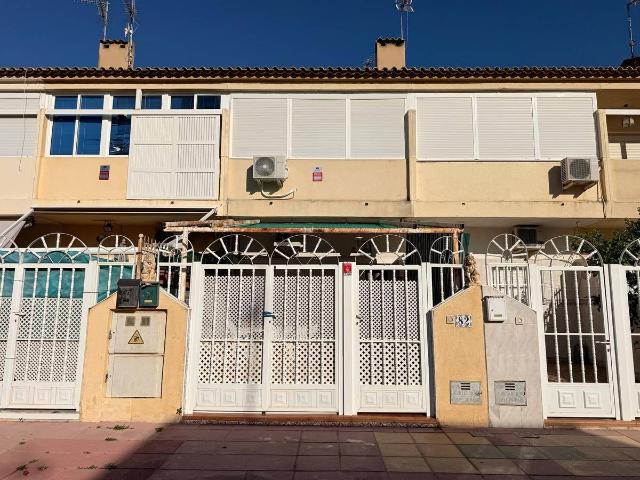 Casa adosada en Venta en Centro