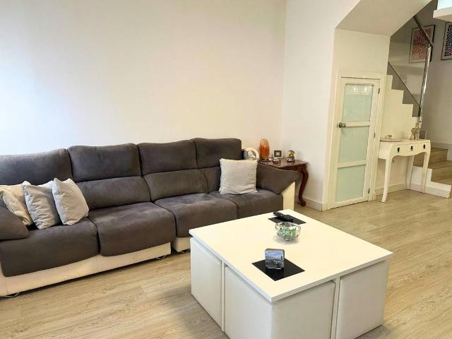 Casa adosada en Venta en Centro