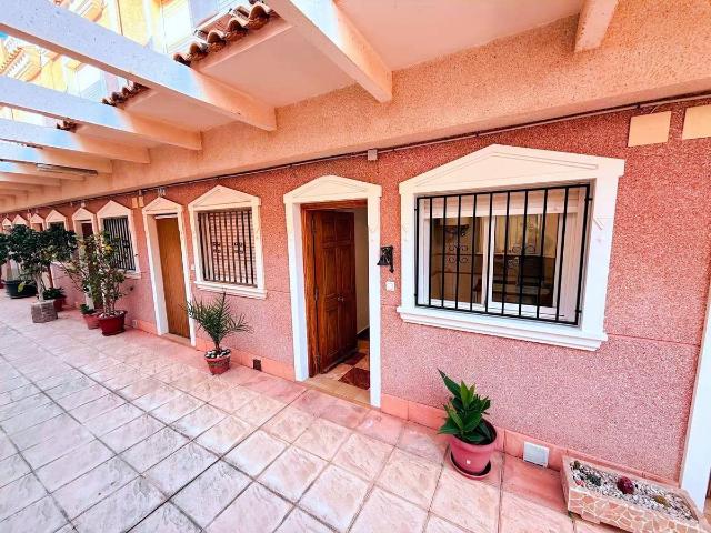 Casa adosada en Venta en Centro