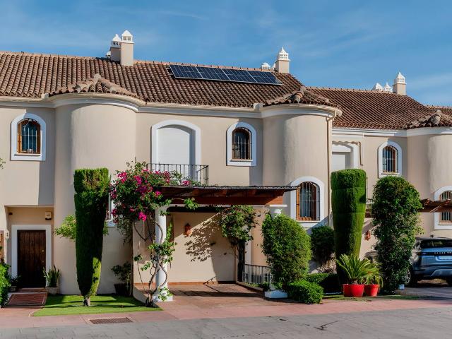 Casa adosada en Venta en Centro