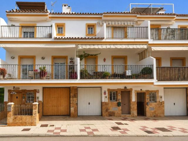 Casa adosada en Venta en Centro