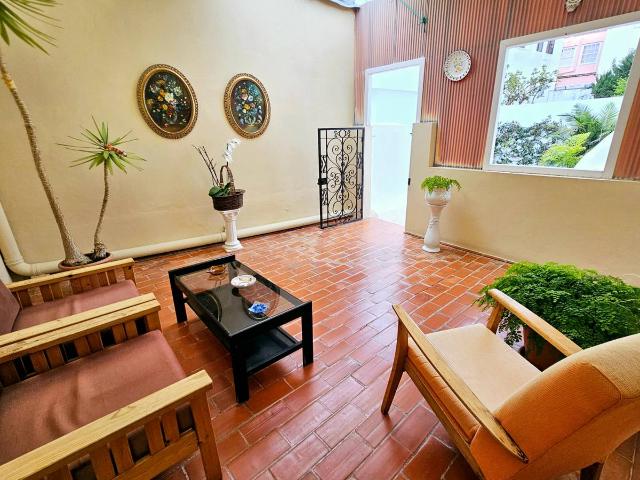 Casa adosada en Venta en Centro