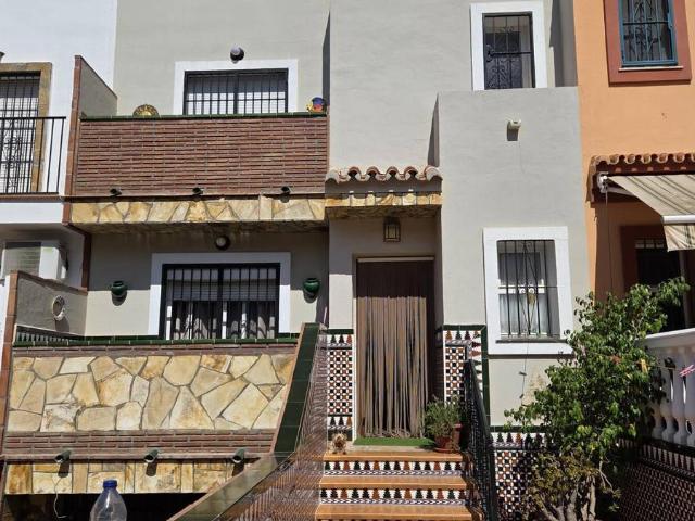 Casa adosada en Venta en Centro