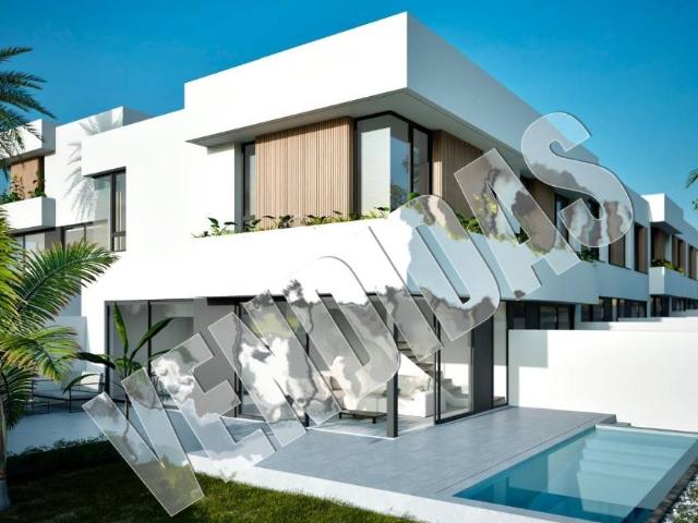 Casa adosada en Venta en Centro