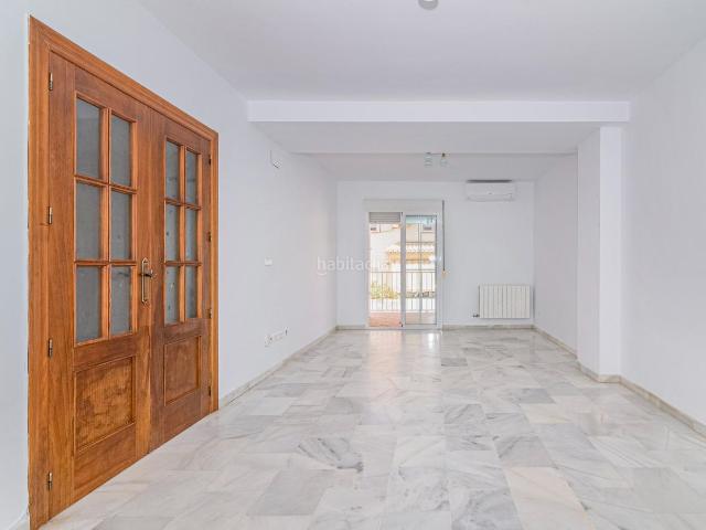Casa adosada en venta en Churriana de la Vega, Casco Histórico. ADOSADA CON PATIO EN CHURRIANA DE LA VEGA. Casas adosadas Churriana de la.