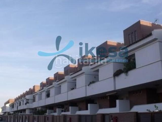 Casa adosada en venta en Churriana de la Vega, Casco Histórico. Venta de Casa Adosada en Churriana de la Vega, Granada. Activo Inmobiliario Sin Posesión. No se puede Visitar. Casas adosadas Churriana.