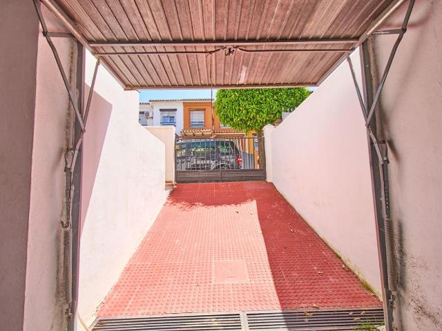 Casa adosada en venta en Churriana de la Vega, San Cayetano. Adosado en Churriana de la Vega. Casas adosadas Churriana de la.