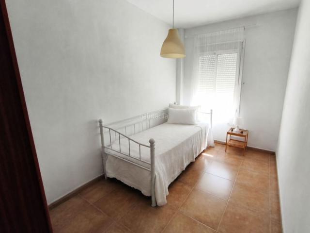 Casa adosada en venta en Chiclana de la Frontera, La Banda Campo de Fútbol. Adosado en urbanización cerrada. Casas adosadas Chiclana de la.