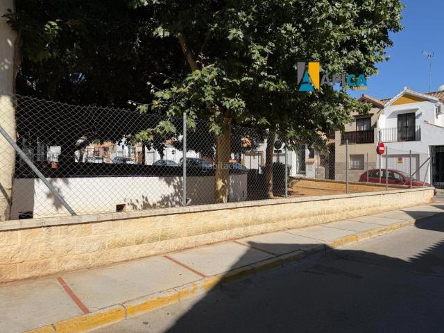 Casa adosada en venta en Chiclana de la Frontera, La Banda Campo de Fútbol. UNIFAMILIAR EN HUERTA DEL ROSARIO! CON GARAJE Y PATIO. Casas adosadas Chiclana de la.