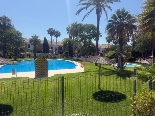Casa adosada en venta en Chiclana de la Frontera, Las Lagunas Campano. Unifamiliar Adosada Urbanización Aldea del Coto. Casas adosadas Chiclana de la.