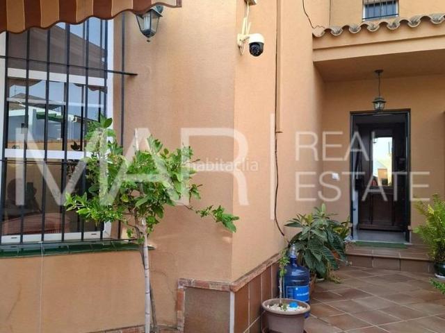 Casa adosada en venta en Chiclana de la Frontera, Núcleo urbano. Amplia y acogedora adosada en el Campito. Casas adosadas Chiclana de la.