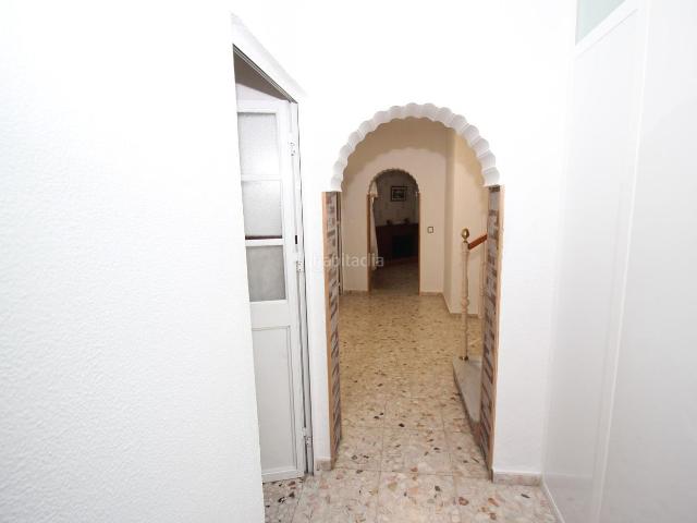 Casa adosada en venta en Chiclana de la Frontera, Núcleo urbano. Casa unifamiliar dividida en 2 con garaje y azotea en el Mayorazgo. Casas adosadas Chiclana de la.