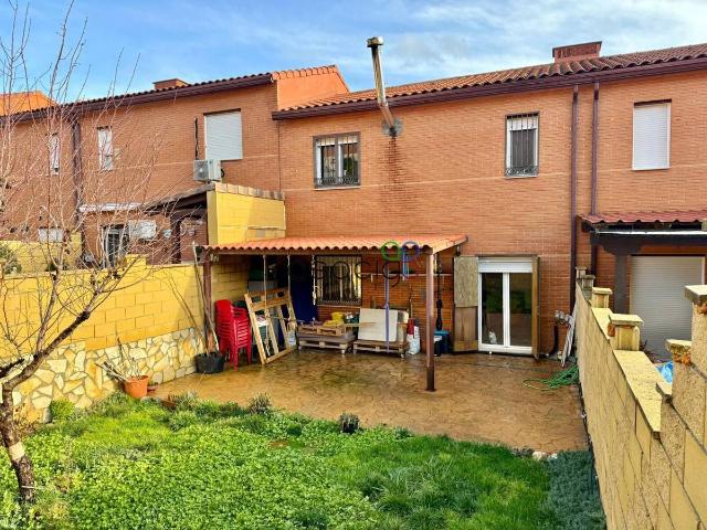 Casa adosada en Venta en Chiloeches
