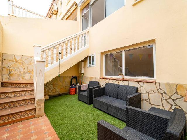 Casa adosada en Venta en Chilches