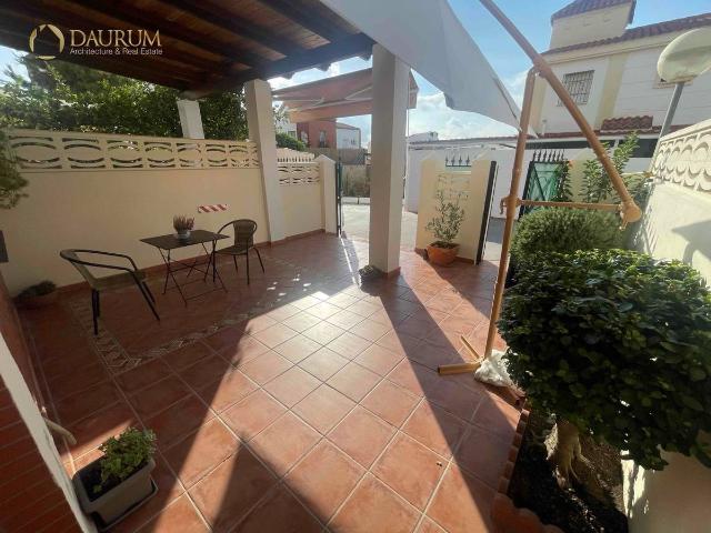 Casa adosada en Venta en Chilches