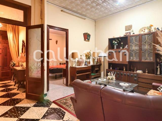 Casa adosada en venta en Chilches. Casa adosada con 6 habitaciones en el centro de Xilxes. Casas adosadas.