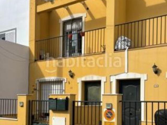 Casa adosada en venta en Chipiona, Avenida de Rota. Casas adosadas.