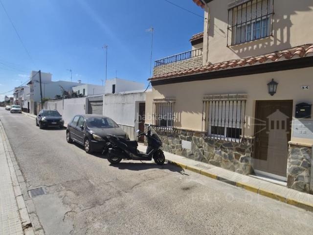 Casa adosada en venta en Chipiona, Avenida de Rota. Duplex de dos dormitorios. Casas adosadas.