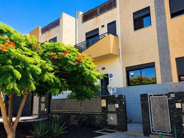 Casa adosada en Venta en Cho Parque de la Reina