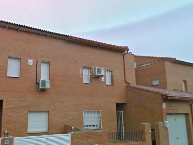 Casa adosada en venta en Chozas de Canales. Chalet adosado en Chozas de Canales. Casas adosadas Chozas de.