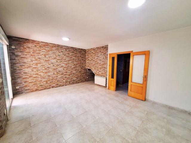 Casa adosada en venta en Chozas de Canales. Adosado en venta en Chozas De Canales, 5 dormitorios. Casas adosadas Chozas de.