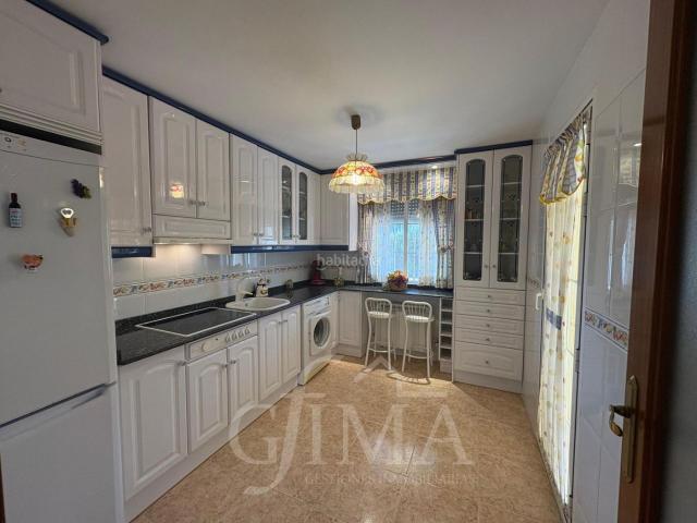 Casa adosada en venta en Ciudad Real, La Guija. Chalet adosado con gran patio y espacios extra para disfrutar. Casas adosadas Ciudad.