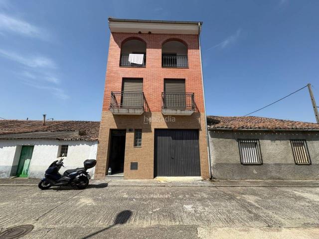 Casa adosada en venta en Ciudad Rodrigo. Venta de Casa adosada y cochera en Ciudad Rodrigo. Casas adosadas Ciudad.