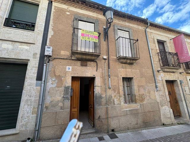 Casa adosada en venta en Ciudad Rodrigo. Venta de townhouse en Ciudad Rodrigo. Casas adosadas Ciudad.