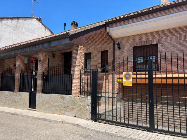 Casa adosada en venta en Ciempozuelos, San Benito Soledad Hispanidad. CASA GRANDE CON PATIO Y TERRAZA. Casas adosadas.