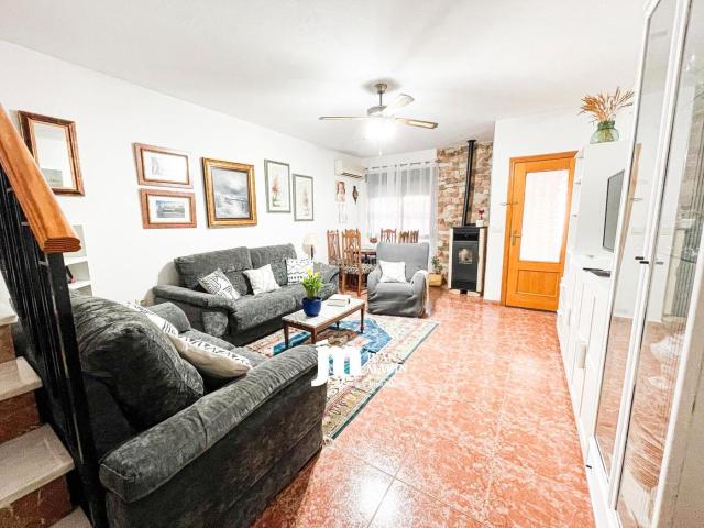 Casa adosada en venta en Cieza. Casas adosadas.
