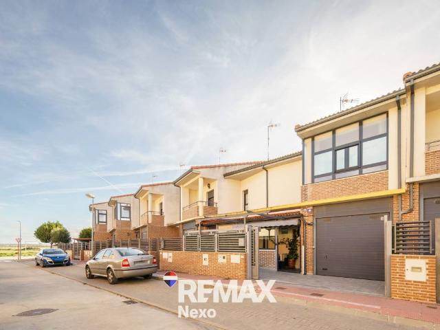 Casa adosada en Venta en Cigales