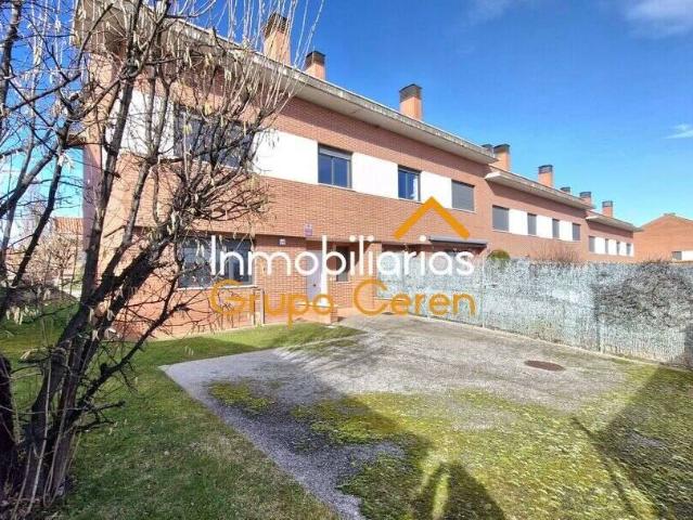 Casa adosada en Venta en Cirueña