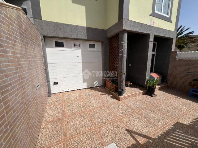 Casa adosada en Venta en Cruce de Arinaga