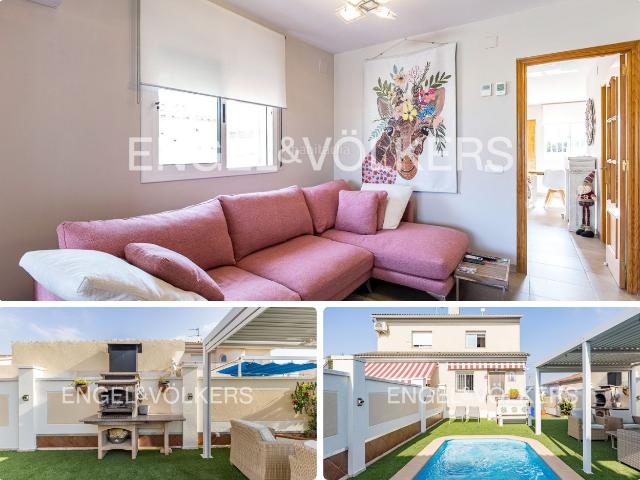 Casa adosada en venta en Creixell Costa Dorada. Chalet pareado con piscina privada. Casas adosadas.