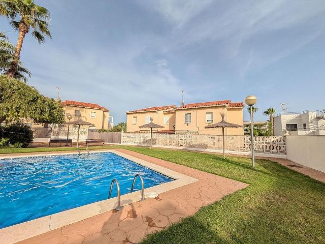 Casa adosada en venta en Creixell, de 94 m² 3 habitaciones por 330.000