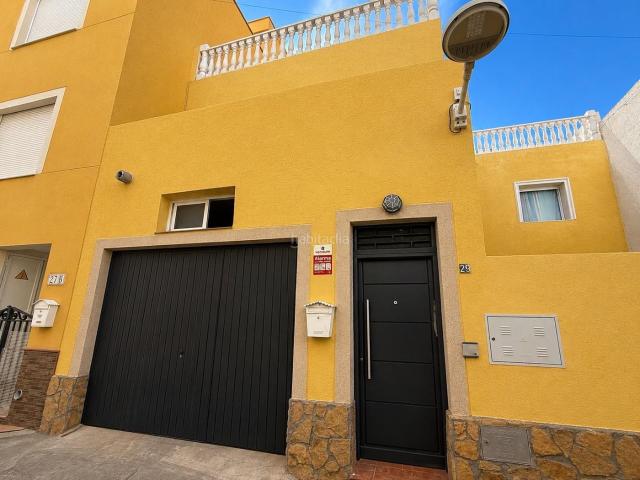 Casa adosada en venta en Cuevas del Almanzora, Villaricos. CHALET ADOSADO EN VILLARICOS CON 4 DORMITORIOS Y 2 BAÑOS. Casas adosadas Cuevas del.