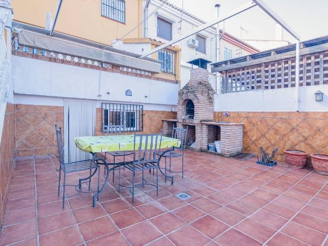 Casa adosada en Venta en Cúllar Vega