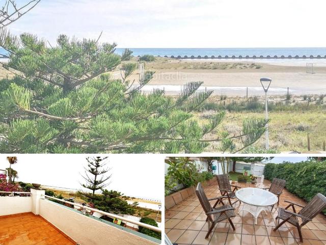 Casa adosada en venta en Cunit, Cunidor Costa Dorada. ESPECTACULAR CHALET ESQUINERO EN LA PRIMERA LINEA DE CUNIT. Casas adosadas.