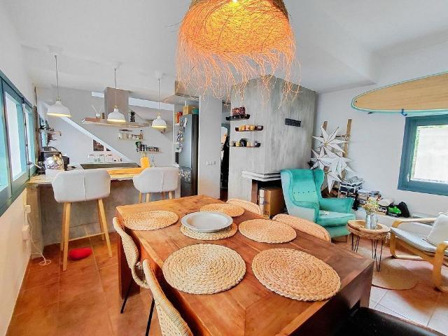 Casa adosada en venta en Cunit, de 200 m² 3 habitaciones por 265.000