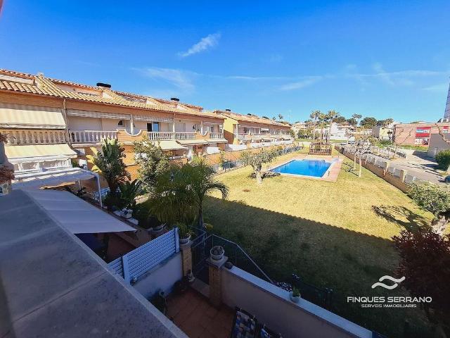Casa adosada en venta en Cunit, de 98 m² 4 habitaciones por 367.000