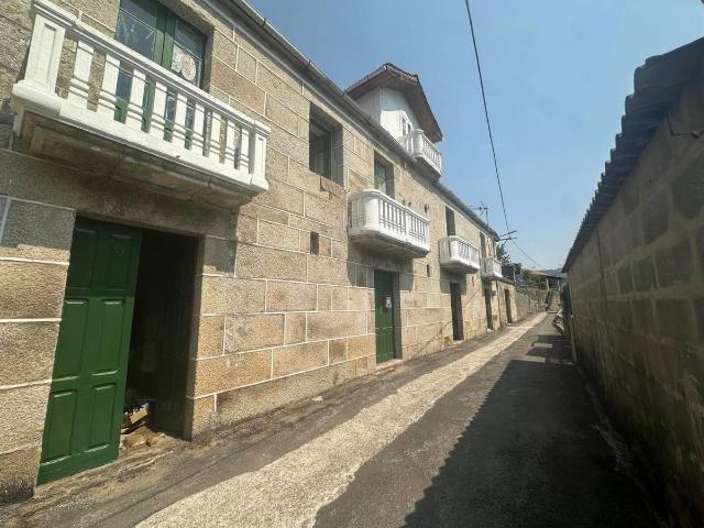 Casa adosada en Venta en A Arnoia
