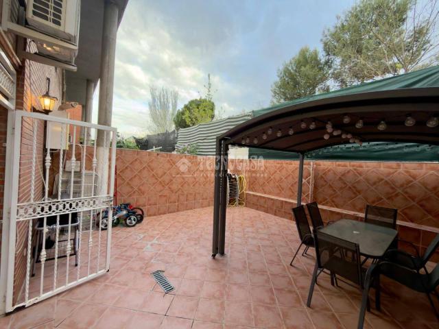 Casa adosada en Venta en Ambroz