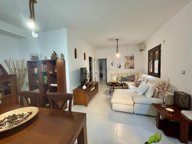 Casa adosada en venta en Antequera, Cueva de Menga. ADOSADO EN ZONA MERCADO ABASTOS. Casas adosadas.